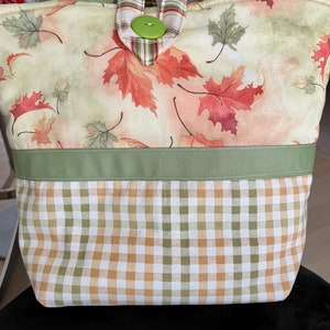 Bolso de mano Doodaba hecho a mano con diseño de hojas de otoño y parches de óxido verde de Acción de Gracias