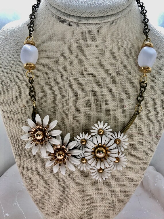 Repurposed Vintage White Daisies Upcycled Antique… - image 3