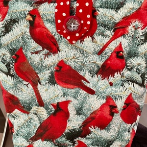 Bolso de mano con diseño de cardenales navideños, pájaros rojos, ramas nevadas y nieve, bolso de mano Doodaba hecho a mano
