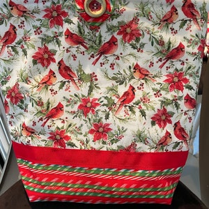 Bolso de mano navideño con cardenales, pájaros rojos, flores de pascua, acebo, hojas perennes, hecho a mano