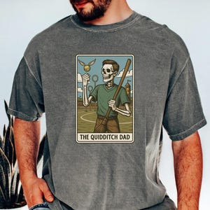 T-shirt de papa de Quidditch - T-shirt de sport sorcier squelettique sorcier, cadeau Comfort Colors® pour les amateurs de magie, idée pour la fête des pères