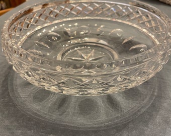 Vintage clear crystal lead glass serving or fruit bowl with diamond pattern