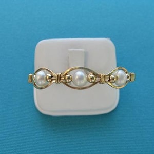 Child's Three Pearl Bracelet, 14kt g/f wire, Swarovski Pearls. Can also be made using 3 Swarovski Crystal Birthstones.