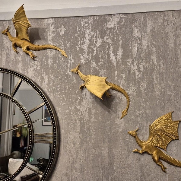 Zijde gouden drakenkunst aan de muur: fantasie boekenplankdecor (set van 3)