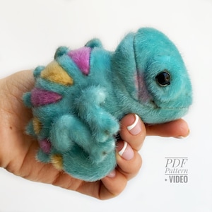 Chameleon PDF sewing pattern Video tutorial DIY stuffed toy pattern kids toy pattern easy to sew by TSminibears