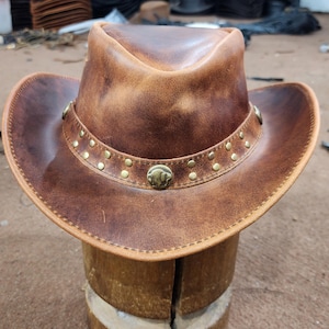 Western Cowboy Hat in Genuine Leather – Brown Unisex Hat – Handmade Outdoor Riding Hat for Men & Women