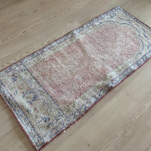Small Pink rug, Vintage rug, Turkish mini rug, Boho rug, Faded rug, Neutral rug, Oushak Wool rug, Pale rug, Doormat rug, Bath rug, 1.5x3.4ft