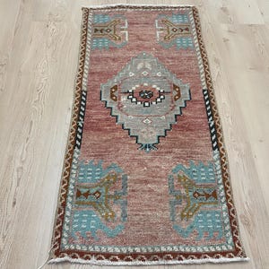 Small Turkish rug, Vintage rug, Faded Pink rug, Antique rug, Wool rug, Oushak rug, Oriental rug, Doormat rug, Bath rug, Boho rug, 1.6x3.2 ft