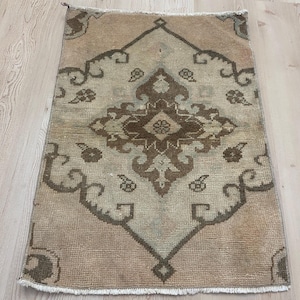 Turkish rug, Vintage mini rug, Small Brown rug, Neutral rug, Wool rug, Oushak rug, Pastel rug, Doormat rug, Bath rug, Boho rug, 1.7x2.4 ft