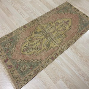 Small Pink rug, Turkish rug, Vintage mini rug, Pale rug, Faded rug, Boho rug, Tribal rug, Oushak Wool rug, Kitchen rug, Doormat, 1.5x3.4ft