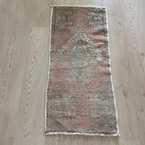 1.5x3.2 ft, Small Turkish rug, Muted rug, Vintage rug, Faded Pink rug, Bohemian rug, Oushak rug, Wool rug, Doormat rug, Bath rug, Ethnic rug
