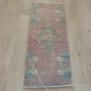 1.5x3.5 ft, Turkish mini rug, Vintage rug, Small Pink rug, Oriental rug, Bohemian rug, Wool rug, Soft rug, Oushak rug, Doormat rug, Bath rug