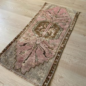 1.4x2.9ft, Small Purple rug, Turkish mini rug, Bohemian rug, Oriental rug, Handmade rug, Tribal rug, Oushak Wool rug, Doormat, Kitchen rug