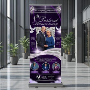Könnte beinhalten: Ein lila-silbernes Banner für das 4. Pastoraljubiläum der The Glorious Faith Church. Es zeigt ein Foto eines Paares, Tauben und das Datum 18. August 2026. Das Banner listet auch Gastredner und die Gottesdienstzeit auf.