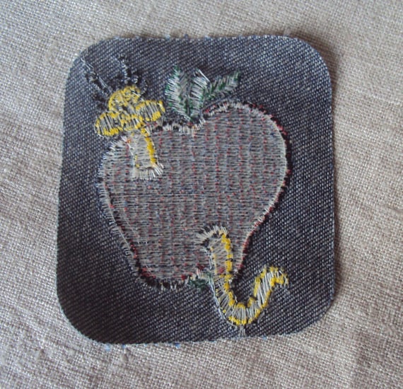 vintage 70s Groovy Worm in the Apple Dark Denim S… - image 2