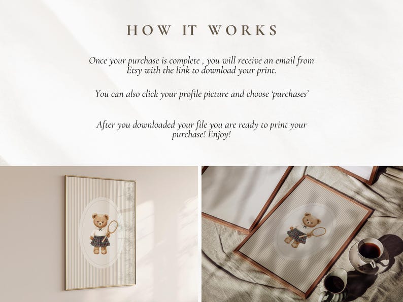 K&ouml;nnte beinhalten: Ein gerahmter Druck mit einem Teddyb&auml;ren in Tennisbekleidung, der einen Schl&auml;ger h&auml;lt. Der B&auml;r befindet sich vor einem gestreiften Hintergrund in einem Oval. Der Text "HOW IT WORKS" steht oben, mit Anweisungen zum Herunterladen des Drucks.