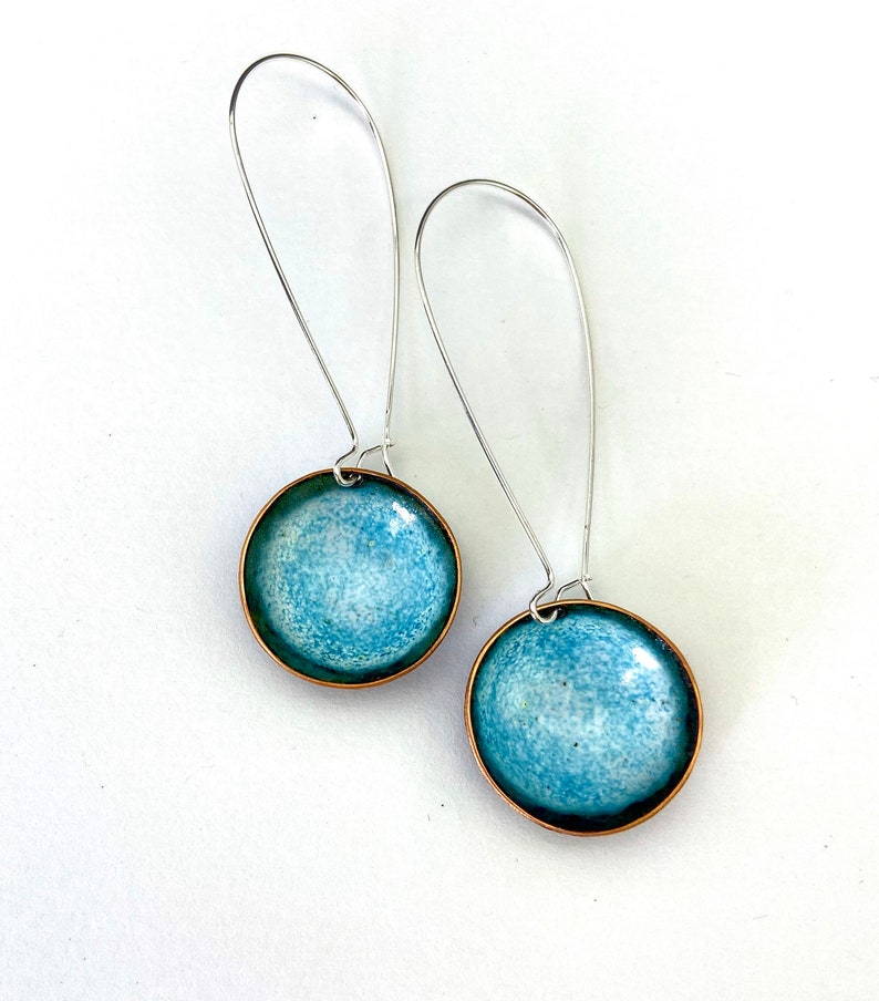 Boucles doreilles en émail turquoise sur de longs fils en argent sterling image 2