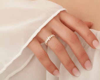 14K Gold Leaf Ring - Dainty Minimalist Jewelry for Women