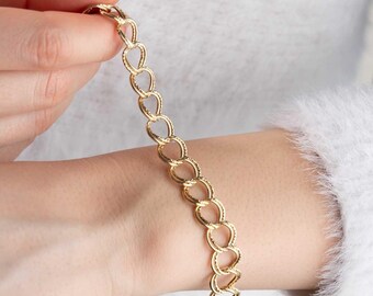 14K Gold Heart Link Bracelet - Bold Statement Jewelry for Women - Gold Chain Bracelet - Luxury Gift for Her