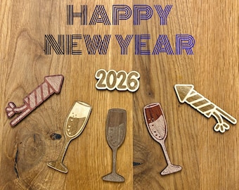 New Year's Eve Wooden Scatter Decorations – 15-Piece Set – New Year 2026 Table Decorations – Lucky Charm Scatter Decorations – Sustainable & Handmade