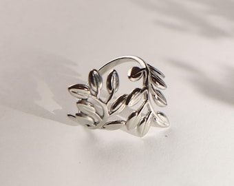 Ring with leaves, ash leaf ring, small leaves, adjustable natural leaf ring