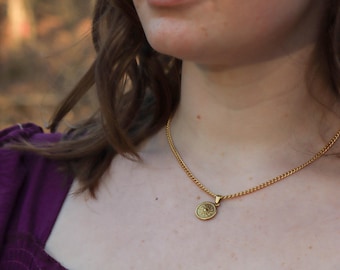 Filigree necklace in gold, sun motif, retro sun pendant necklace, natural jewelry