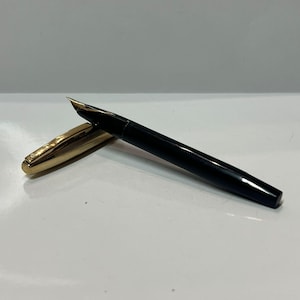 Vintage Sheaffer Imperial Gold and Black - 14k Nib - Fountain Pen