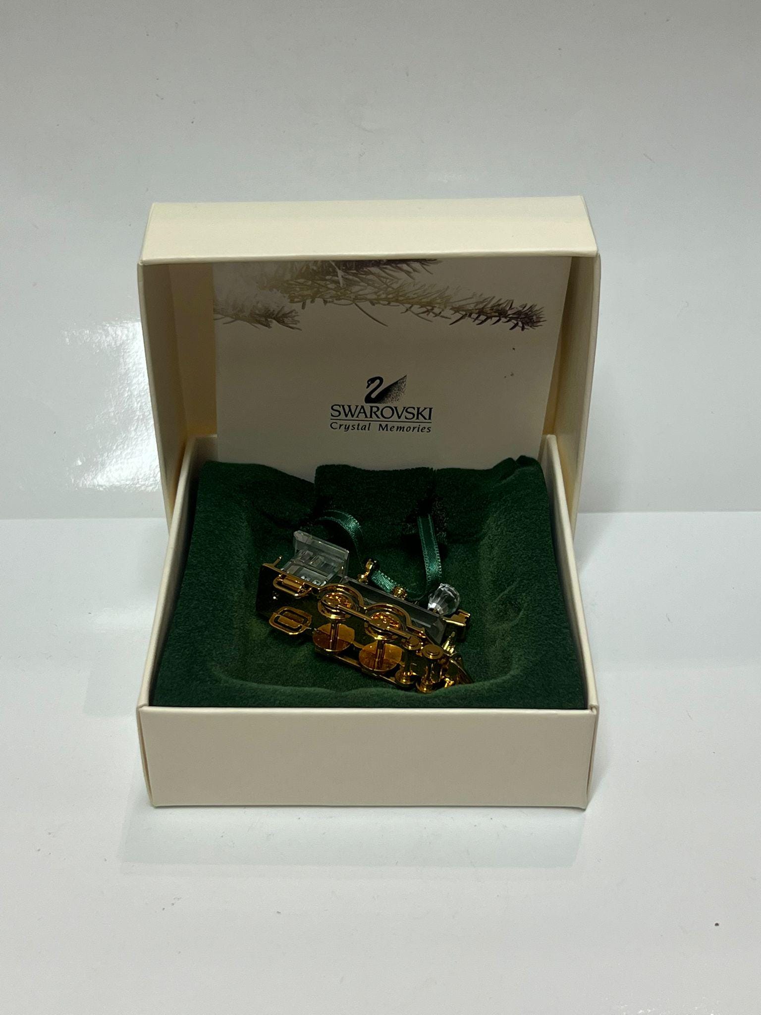 スワロフスキー製のクリスタルオブジェ「ミニトレインセット」 Swarovski Memories Train - Etsy
