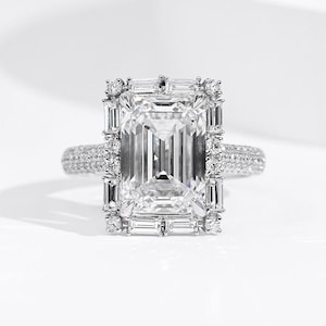 5CT Emerald Cut Lab Diamond Ring: 18K Gold, E VVS2, GIS Certified