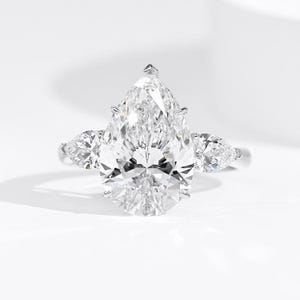 5CT  Lab Diamond Ring ,Pear Cut Diamond, 18K Gold Set E color vvs2 3ex N Lab Created Diamond Ring GIS Certified , Lab Diamond