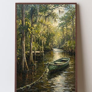 Peut inclure: Une peinture à l'huile dans un cadre en bois sombre représentant une barque verte amarrée par une corde dans un marais calme et ensoleillé. De grands cyprès avec de la mousse espagnole bordent l'eau, et un petit ponton est visible.
