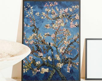 Könnte beinhalten: Ein Gemälde eines blühenden Mandelbaums mit weißen Blüten vor blauem Himmel. Das Gemälde ist im Stil von Vincent van Gogh gehalten.