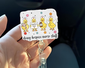 Porta credencial de enfermera de cuidados paliativos con pato divertido – Soporte para credencial de enfermera de cuidados paliativos – Lindo credencial de enfermera con pato, regalo para enfermera registrada y auxiliar de enfermería, clip para enfermera de cuidados paliativos