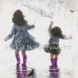 Sisters Art Print, zwei Mädchen, zwei Schwestern, Regen Schwestern, Mädchen Schlafzimmer Kunst, grau lila, Mutter Geschenk, Regen Mädchen, Wandkunst, Vickie Wade Kunst Bild 1