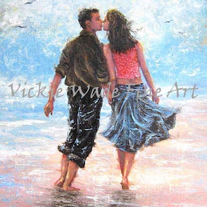 Lámina artística &quot;Amantes de la playa caminan y se besan&quot;, pareja besándose tomados de la mano caminando por la playa, hombre, mujer, regalo romántico de aniversario, Vickie Wade