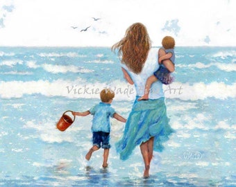 Strand moeder zoon en dochter Art Print, roodharigen, kastanjebruin haar, spetteren op het strand, broer en zus, jongen en meisje, Vickie Wade Art