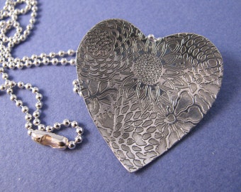 Heart and flowers II etched sterling silver pendant