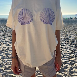Luźna koszulka z biustonoszem i muszlą | Top plażowy z motywem syreny i muszli