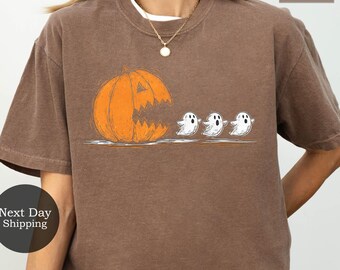 Comfort Colors Halloween Shirt, Halloween Pumpkin Chasing Ghost Shirt, Spooky Season Shirt, Funny , Pumpkin Shirt, Halloween Ghost Shirt