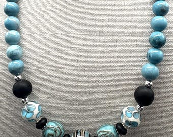 Naszyjnik z turkusowych koralików, choker z wysokim kołnierzem, ręcznie wykonany wzór lampwork