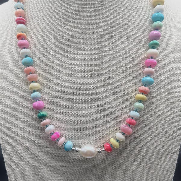 RESERVADO PARA MARLA. Collar de ópalo arcoíris en forma de rondelles: plata de ley, perla, joyería bohemia.