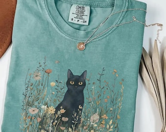 Comfort Colors® Cute Cat in Wildflowers Shirt Vintage Fall Aesthetic Autumnal Floral Tee Retro October Graphic T-Shirt Cozy Cottagecore Gift