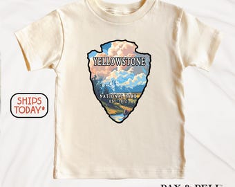 Retro Hiking T-Shirt, Yellowstone National Park Tee, Cute Wyoming Graphic Shirt ( N75562 )
