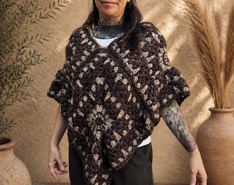 Poncho da donna all'uncinetto, taglia S, in stile granny square – Boho Festival Fatto a mano – Unico – Primavera – Alpaca
