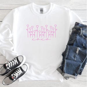 Flower Hearts Sweatshirt, Floral Crewneck Jumper, Cute Heart Design, Unisex Pullover, Cozy Flower Sweater, Gift for Her