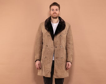 Beiger Schaffell Mantel 70er Jahre, Größe L Large, Vintage Männer Dicker Shearling Wildleder Mantel, Retro Wintermantel mit Kragen, Nachhaltige Kleidung, Oberbekleidung