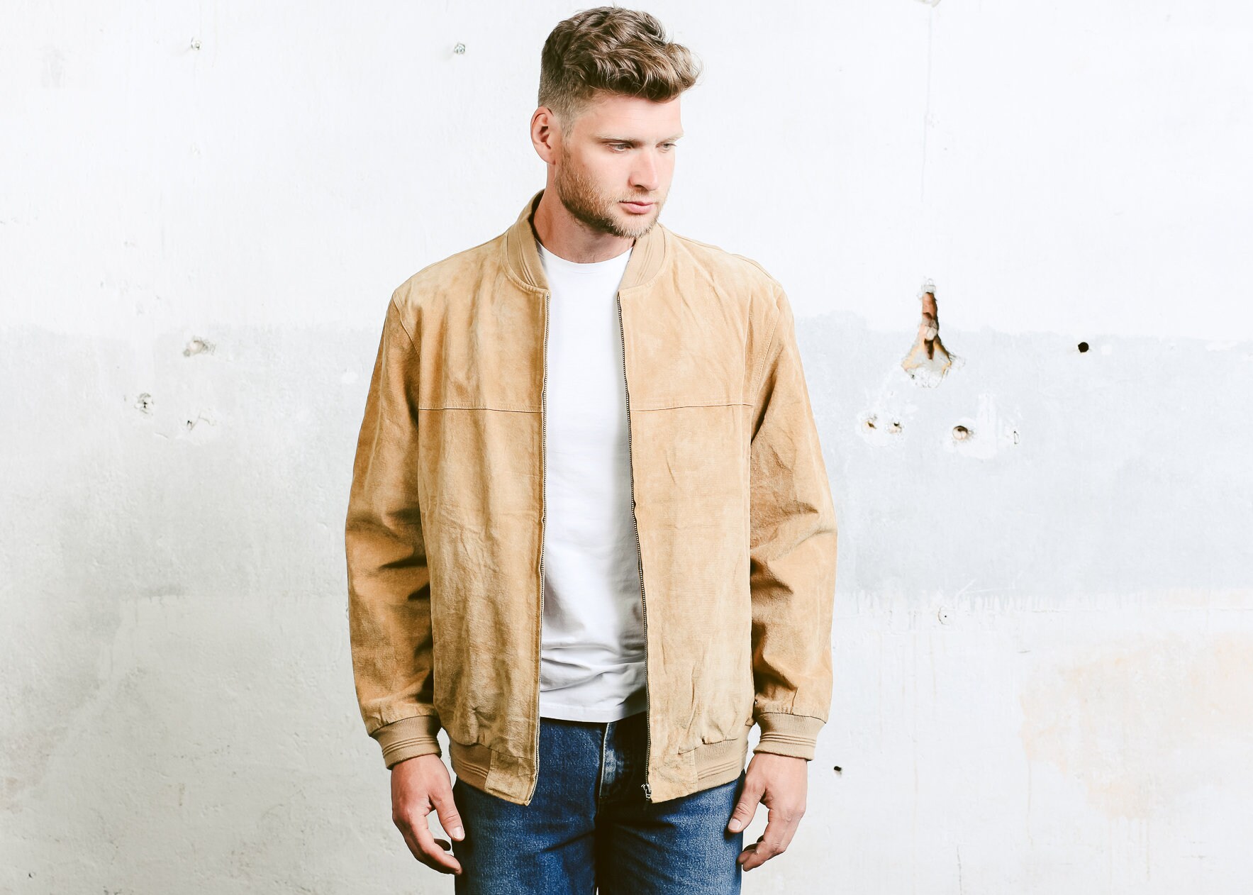 90 s blouson en cuir de Suède. Mens Beige veste des années 90 Grunge manteau Zip Up vol aviateur survêtement veste Oversized. taille L Large 90 s blouson en cuir de Suède. Mens des Beige veste des Mens années 90 Grunge manteau Zip Up vol aviateur survêtement veste Oversized. taille L Large b26057