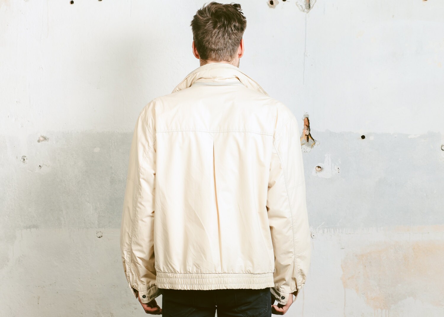Beige PUFFER Jacket . Vintage Ski Jacket SNOWBOARDING Jacket Parka Men's 1980s Sportswear