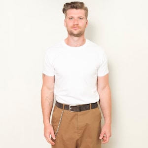 T-shirt blanc pour homme basique vintage des années 00, chemise à manches courtes pour homme, chemise d'été unie, t-shirt de vacances, cadeau minimaliste pour petit ami