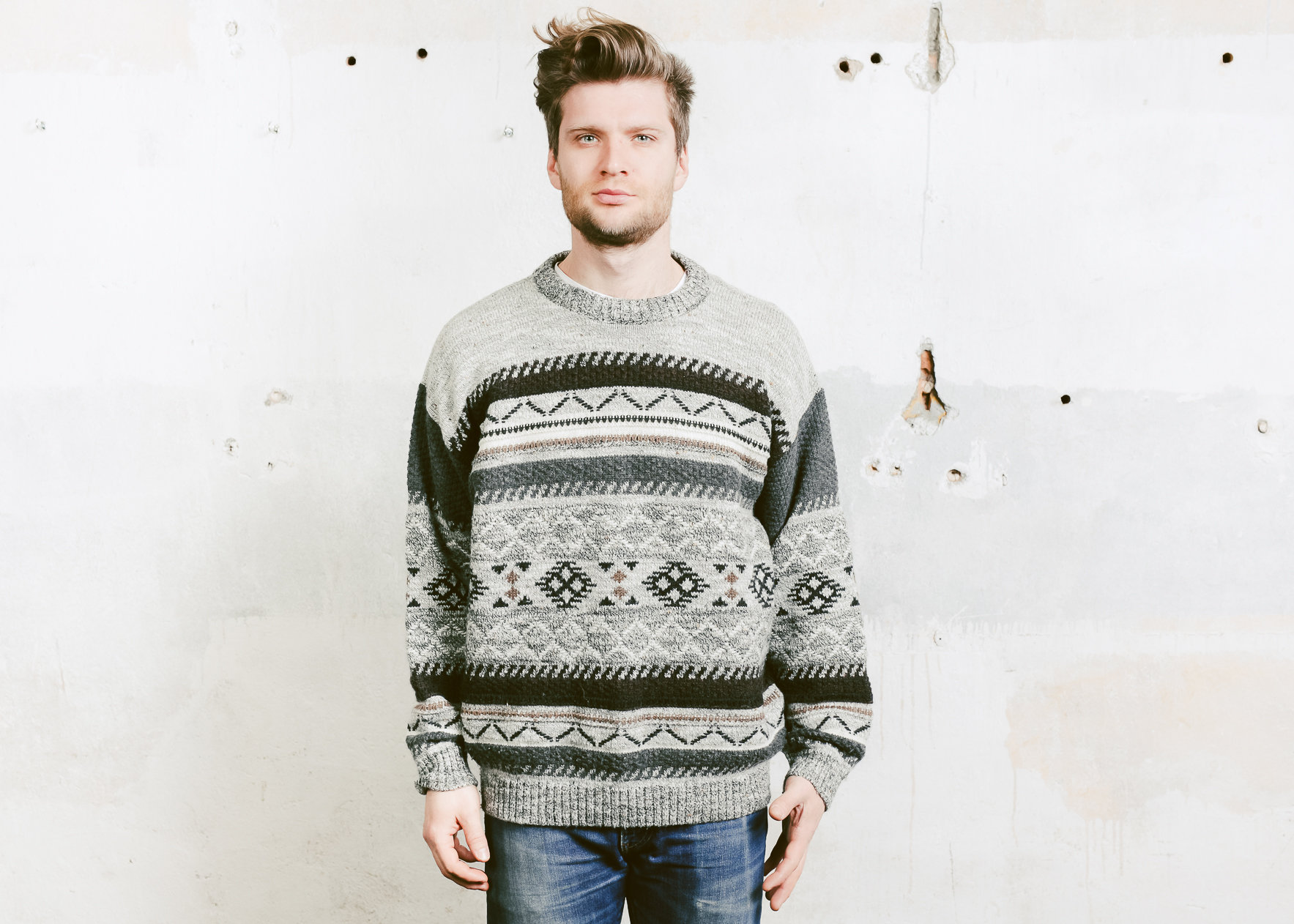 Men Patterned Sweater . Vintage Striped Abstract Minimalist 90s